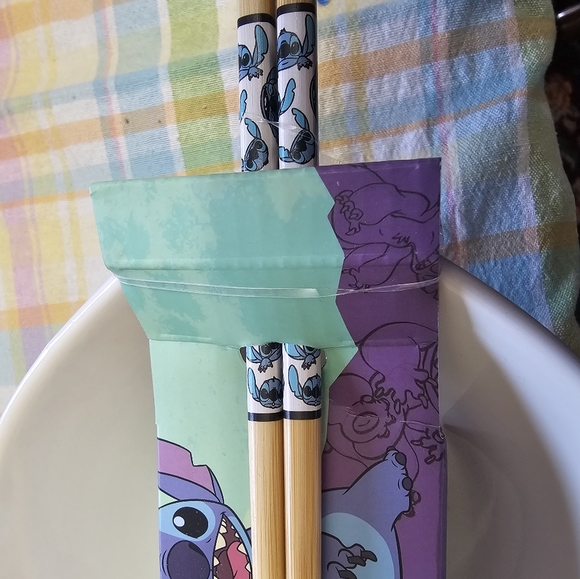 Disney Stitch Noodle Bowl with chopsticks - Picture 6 of 8